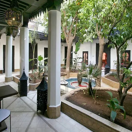 Riad Les Jardins D'Henia-2